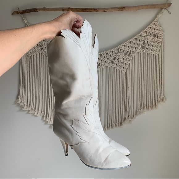 Vintage Shoes - Vintage 80s White Leather Maple leaf Cut Cut out